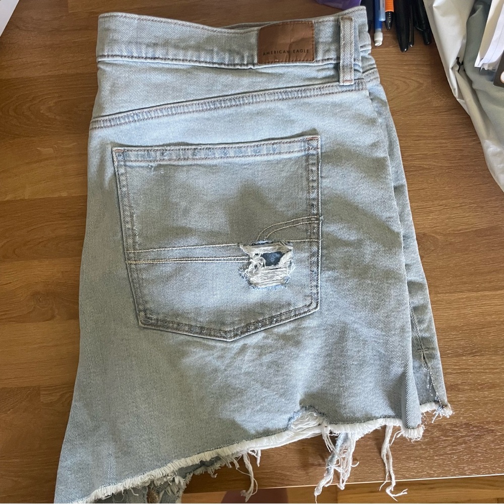 American Eagle Women’s Strigid Jean Shorts